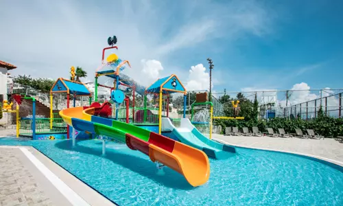 هتل اوتیوم سی لایت ریزورت کوش آداسی